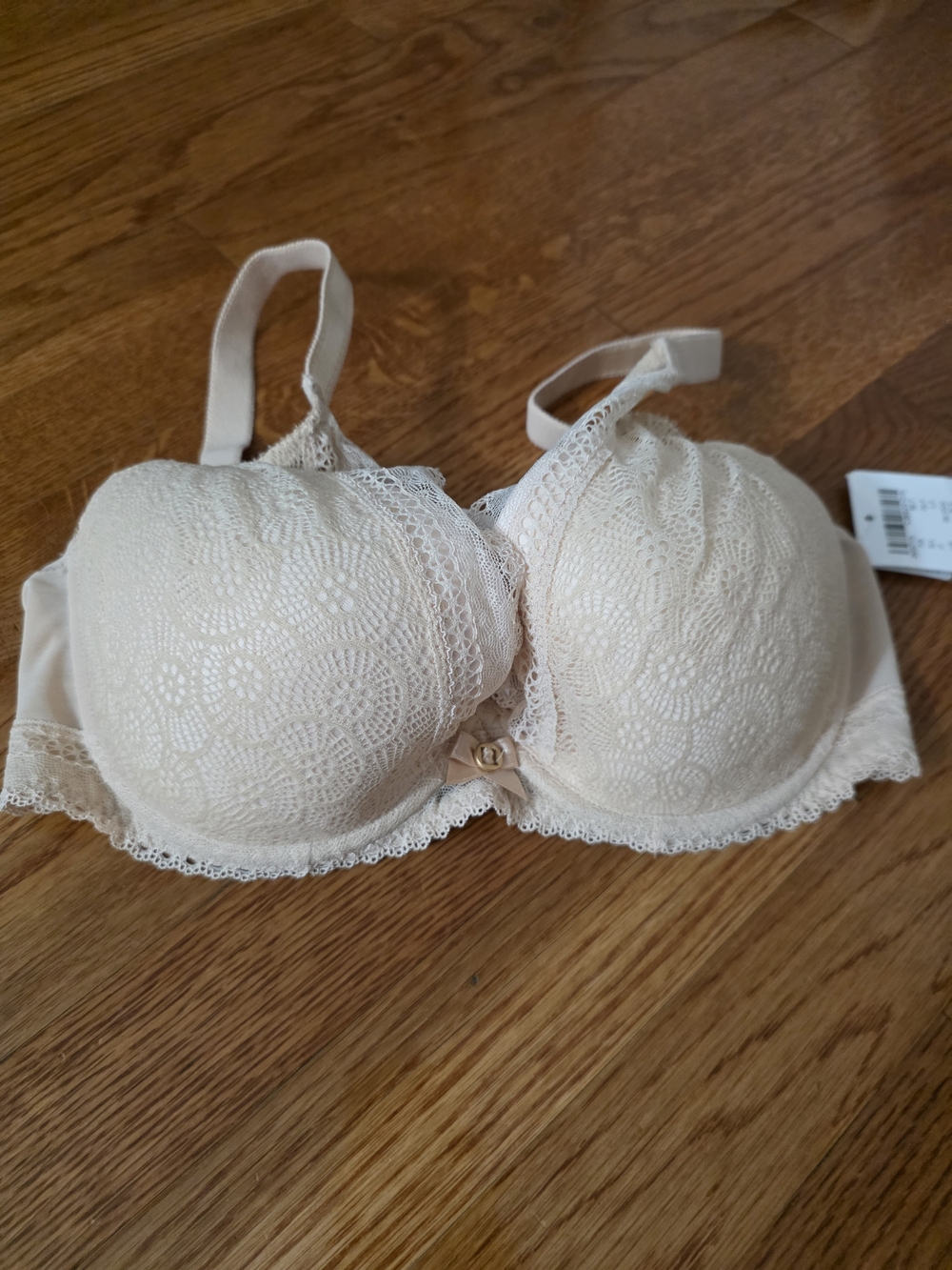 Chantelle Lace Push-Up Bra - Cream